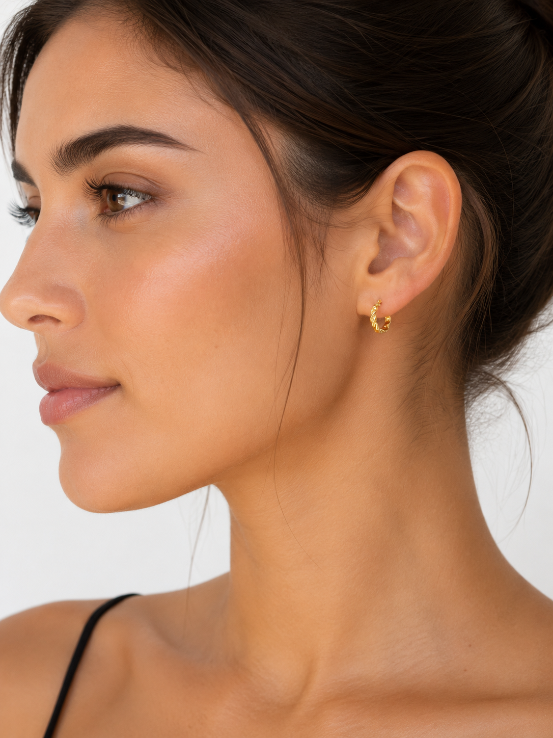 Twisted Huggie Hoops – 18K Gold