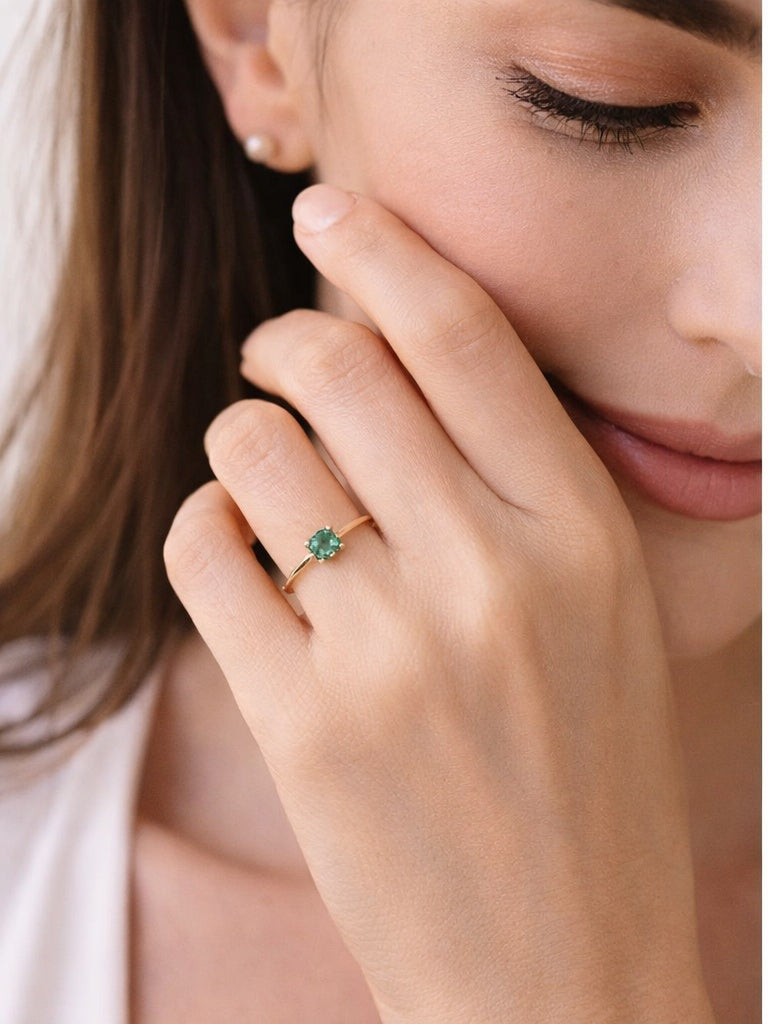 18k Gold Promise Ring with Natural Emerald