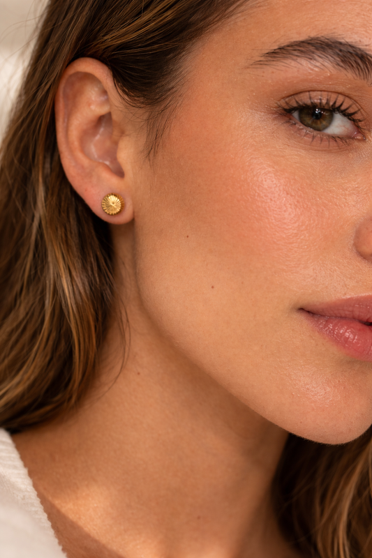 Diamond Cut Gold Stud Earrings – 18K Yellow Gold