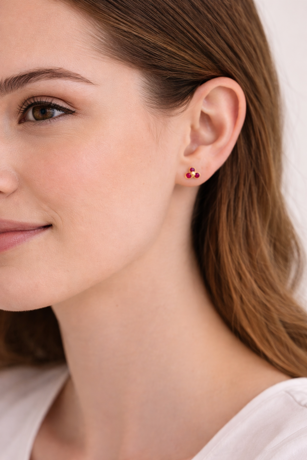 Fuchsia Zircon Clover Stud Earrings in 18K Gold